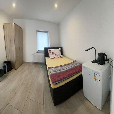 Schoenes Gemuetlicher Zimmer In Zentrum Rüsselsheim Eksteriør bilde